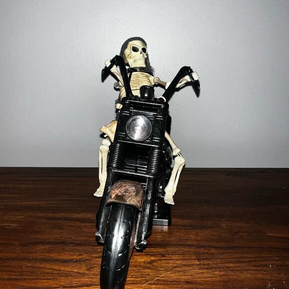 Dan-Dee INT'L 2006 Animated Skeleton Reaper Motorcyclist Halloween Decoration - Picture 2 of 5